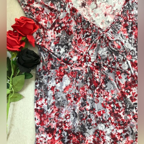 ❤️Daisy Fuentes Baby Doll Short Sleeve Floral Print Top Size 1X - Picture 5 of 8